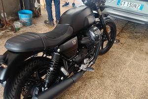 Moto Guzzi v7 stone