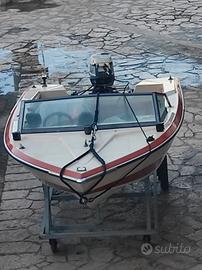 Barca Scafo Glastron in perfette condizioni, tratt