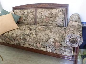 Mobili, tendaggi e porcellane