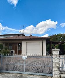 Villa indipendente, Redondesco (MN)