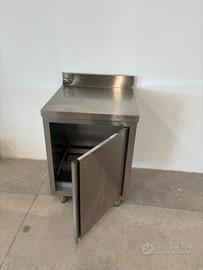 Tavolo armadiato inox ad 1 anta. Cm. 60x60x85H