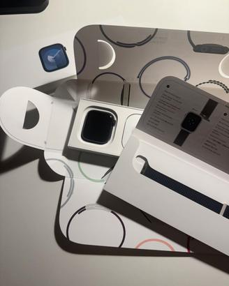 Apple Watch 9 GPS 45mm Mezzanotte, cinturino nuovo