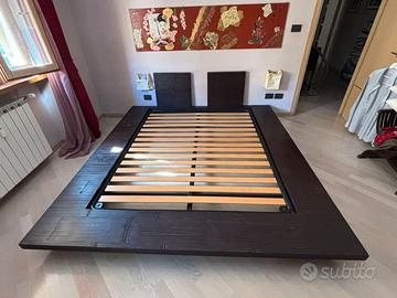 Letto stile futon giapponese con rete a doghe