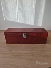 Scatola in legno con chiusura 