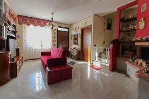 VILLA A SCHIERA A VALLIO TERME