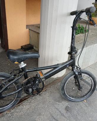 bici con manubrio pieghevole