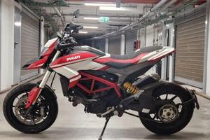 Hypermotard 821