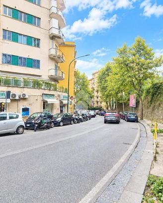AUTORIMESSA A NAPOLI