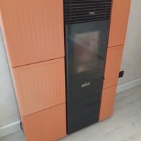 stufa a pellet modello slim RAVELLI 