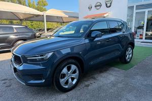 VOLVO XC40 T2 Geartronic Momentum Pro