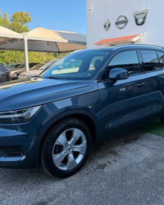 VOLVO XC40 T2 Geartronic Momentum Pro