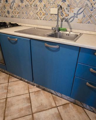 Cucina Componibile con elettrodomestici