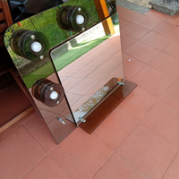 Specchio bagno design con faretti e mensola