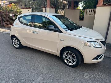 Lancia Ypsilon 1.2 Gold 69cv