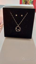 Collana con brillanti e punti luce
