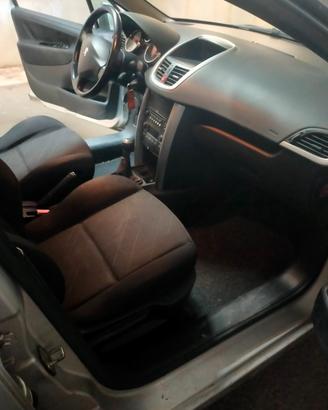 Peugeot 207 1.6 HDi 