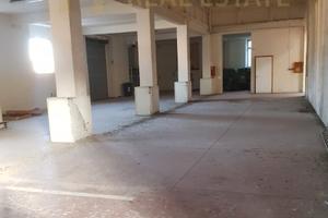 Capannone Zona Schettino