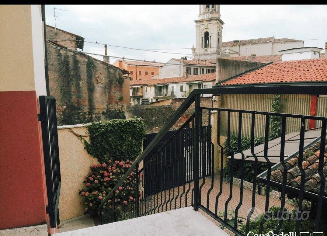 Appartamento indipendente con ampia corte privata - Vista 2