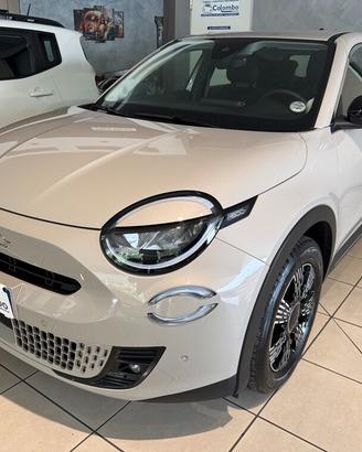 Fiat 600 1.2 hybrid 145cv auto Led Navi Cam App co
