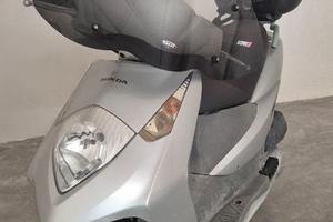 Scooter Honda Dylan 150
