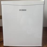 Severin Mini frigo KB8877 45L bianco + mobiletto