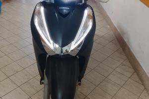 Honda SH300