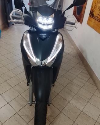 Honda SH300