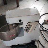 impastatrice,cucina quattro fuochi,macchina caffe'