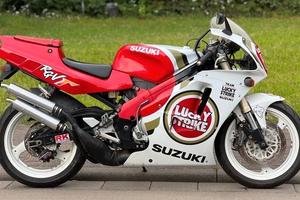 Suzuki RGV 250