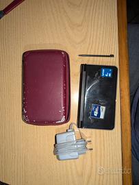 Nintendo DSi XL + Custodia