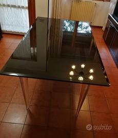 Tavolo vetro fume'