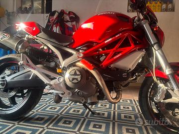 Ducati 696