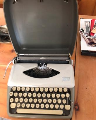 Macchina da scrivere Tippa 1 vintage