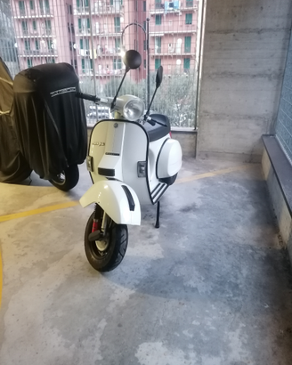 Vespa PX 125 E Bianca