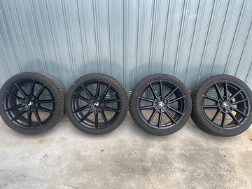 Cerchi in lega Hyundai con pneumatici m+s