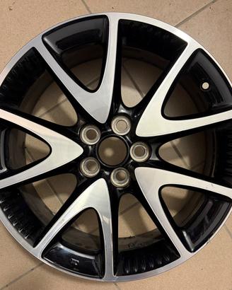 Cerchione in lega Toyota Yaris