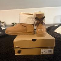 UGG MINI BAILEY BOW
