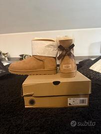 UGG MINI BAILEY BOW