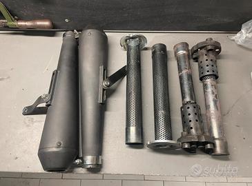 Scarichi Megatone erano montate su Guzzi V65 Lario