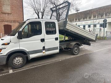 Iveco daily 7 posti ribaltabile trilaterale