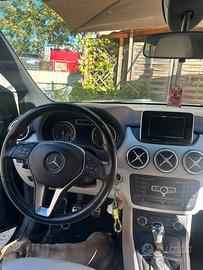 MERCEDES BENZ CLASSE B 180 CDI PREMIUM USATA