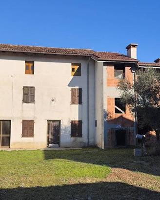 Rustico / Casale di 230 m² con 5 locali a Premaria