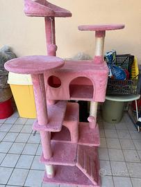 Giochi e riposo per cuccioli gatti o cani