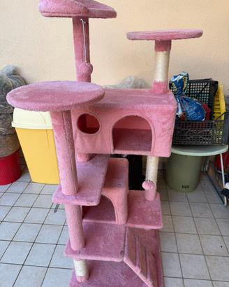 Giochi e riposo per cuccioli gatti o cani