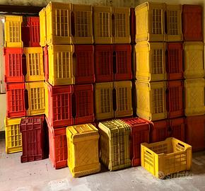 Cassette in plastica per ortofrutta sovrapponibili