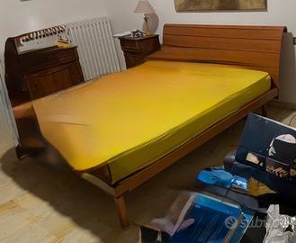Letto matrimoniale in legno