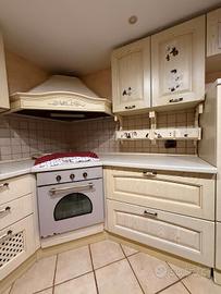 cucina completa di elettrodomestici 