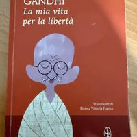 Libro  biografia GANDHI