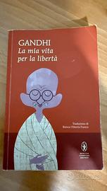 Libro  biografia GANDHI