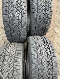 Pneumatici invernali 225/40 R18